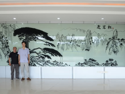 滁州恒昌機(jī)械公司定制鐵畫《迎客松》