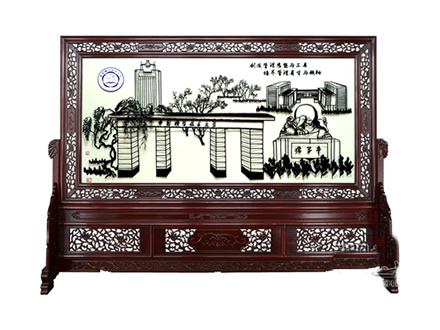 中國(guó)科學(xué)技術(shù)大學(xué)校友會(huì)送母校定制屏風(fēng)鐵畫
