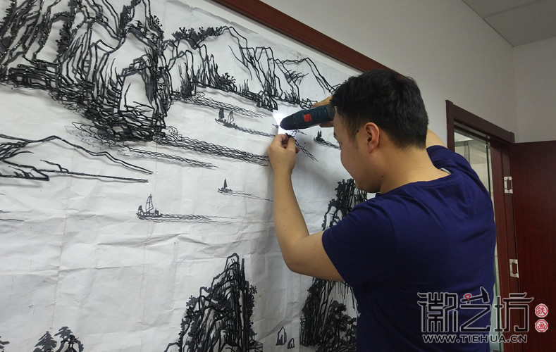 徽藝坊定制國(guó)元證券會(huì)議室背景墻裝飾鐵畫(huà)安裝圖1